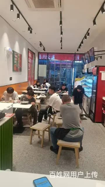 （陆号）修文县文成逸都美食街品牌餐饮店转让，日营业3k左右 - 图片 2